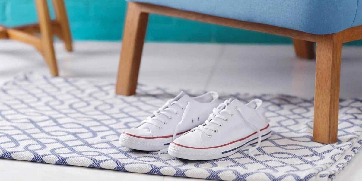 How to Clean White Converse Shoes